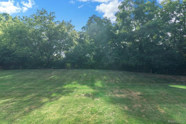 424 Baldwin Avenue 81, Rochester, MI 48307