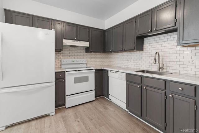 424 Baldwin Avenue 81, Rochester, MI 48307
