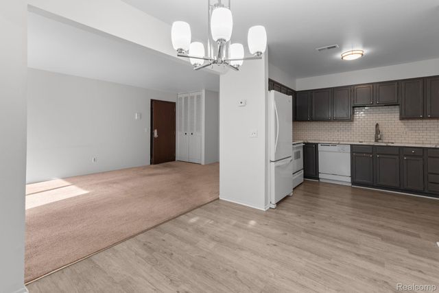 424 Baldwin Avenue 81, Rochester, MI 48307