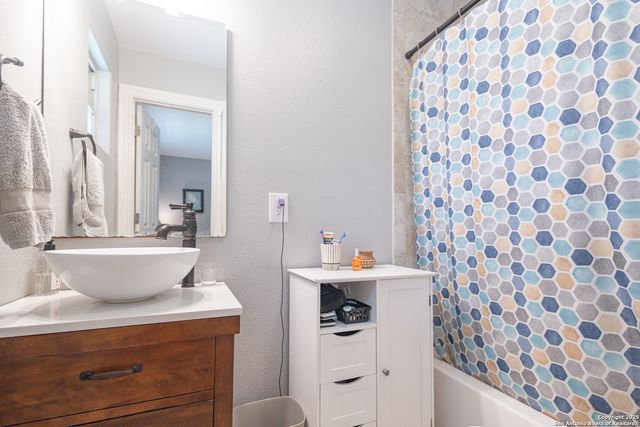 1698 W Bridge, New Braunfels, TX 78130