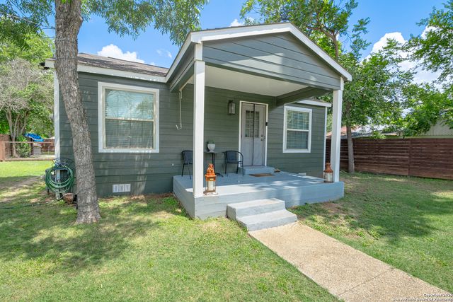 1698 W Bridge, New Braunfels, TX 78130