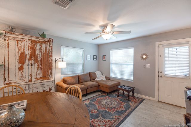 1698 W Bridge, New Braunfels, TX 78130
