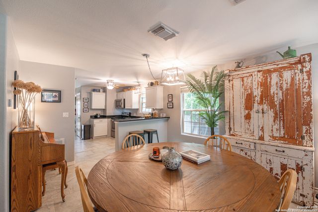 1698 W Bridge, New Braunfels, TX 78130
