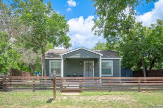 1698 W Bridge, New Braunfels, TX 78130
