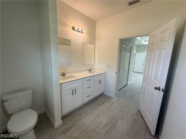 2809 Darlene PL, Lehigh Acres, FL 33971