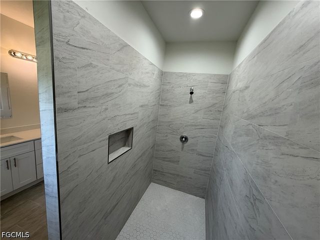 2809 Darlene PL, Lehigh Acres, FL 33971
