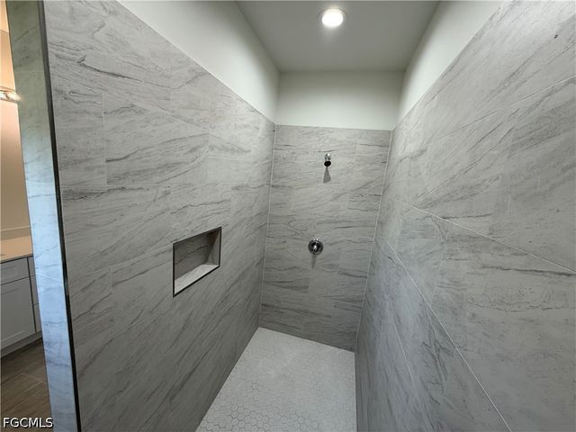2809 Darlene PL, Lehigh Acres, FL 33971