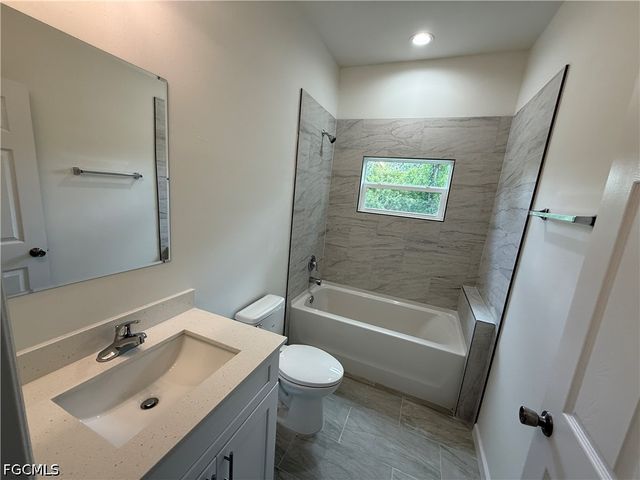 2809 Darlene PL, Lehigh Acres, FL 33971
