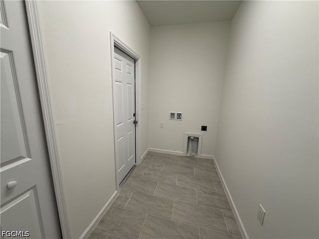 2809 Darlene PL, Lehigh Acres, FL 33971