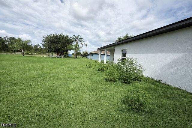 2809 Darlene PL, Lehigh Acres, FL 33971
