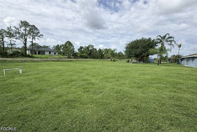 2809 Darlene PL, Lehigh Acres, FL 33971