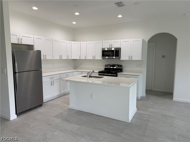 2809 Darlene PL, Lehigh Acres, FL 33971