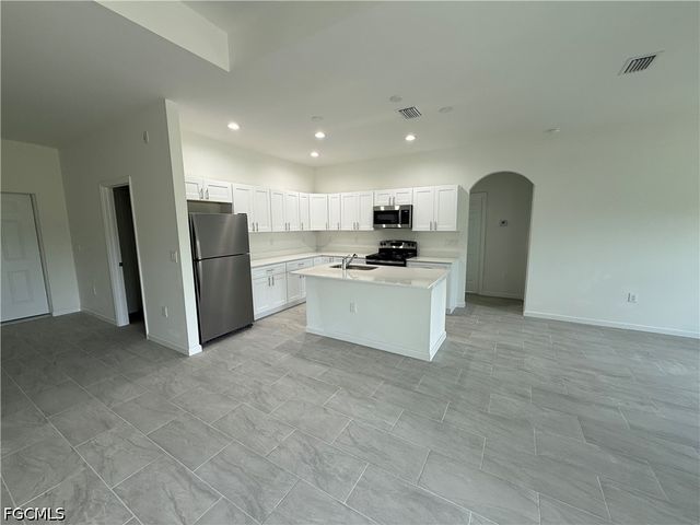 2809 Darlene PL, Lehigh Acres, FL 33971