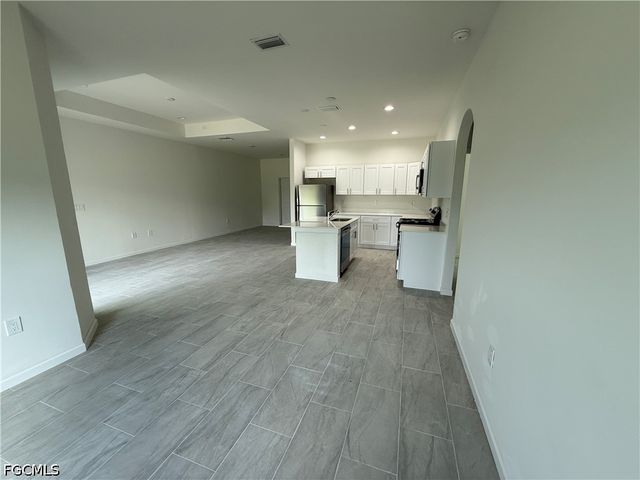 2809 Darlene PL, Lehigh Acres, FL 33971