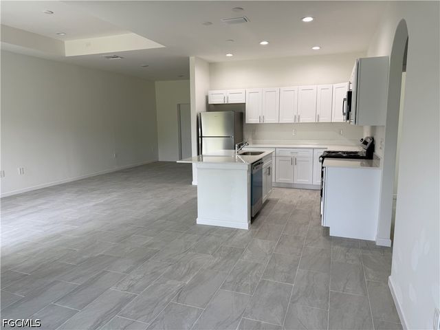 2809 Darlene PL, Lehigh Acres, FL 33971
