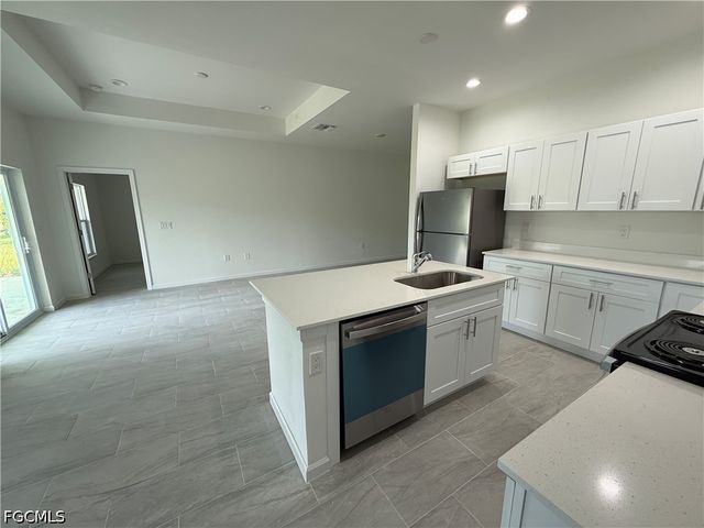 2809 Darlene PL, Lehigh Acres, FL 33971