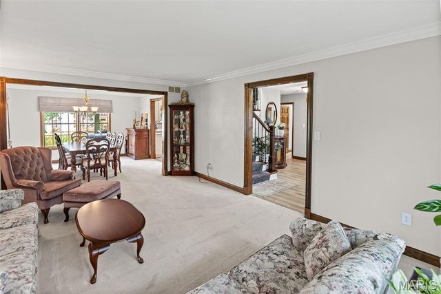315 Lake Forest Drive, Belleville, IL 62220