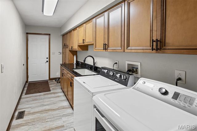 315 Lake Forest Drive, Belleville, IL 62220