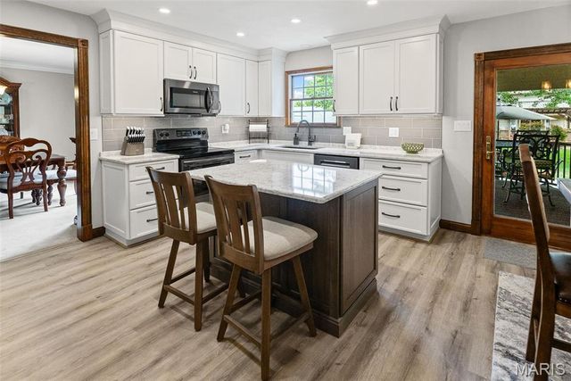315 Lake Forest Drive, Belleville, IL 62220