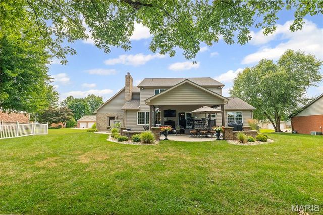 315 Lake Forest Drive, Belleville, IL 62220