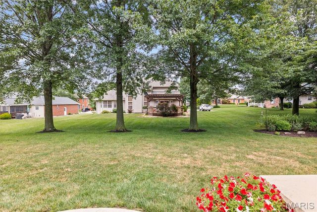 315 Lake Forest Drive, Belleville, IL 62220
