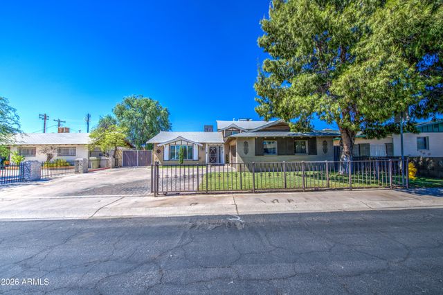 4306 W CLAREMONT Street, Glendale, AZ 85301