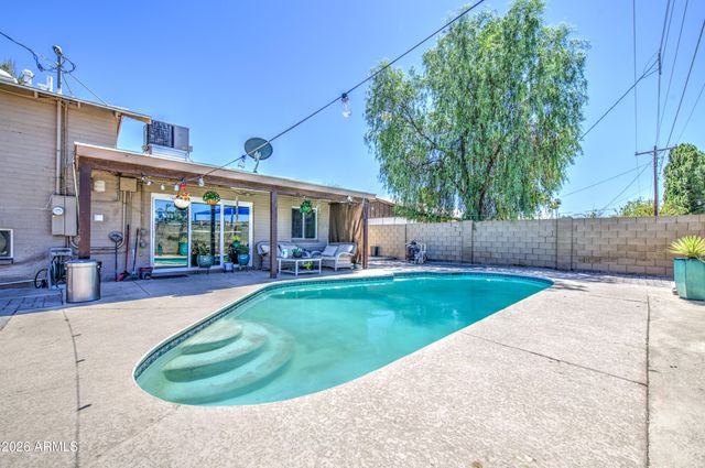 4306 W CLAREMONT Street, Glendale, AZ 85301
