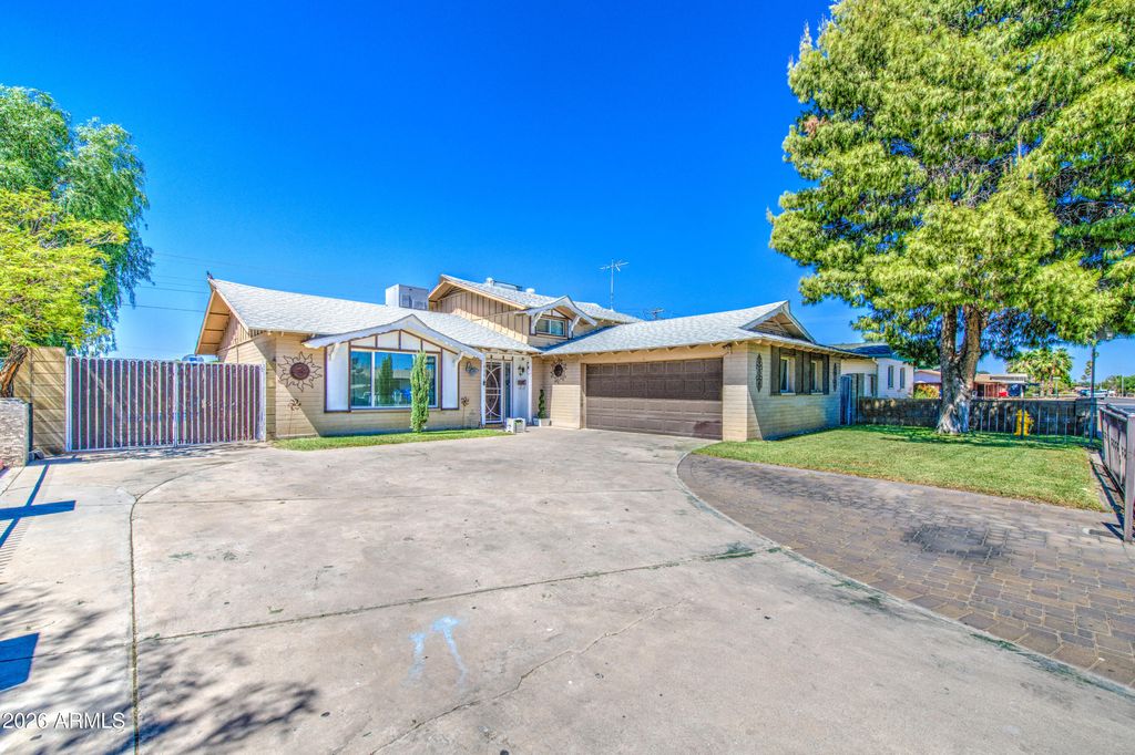 4306 W CLAREMONT Street, Glendale, AZ 85301