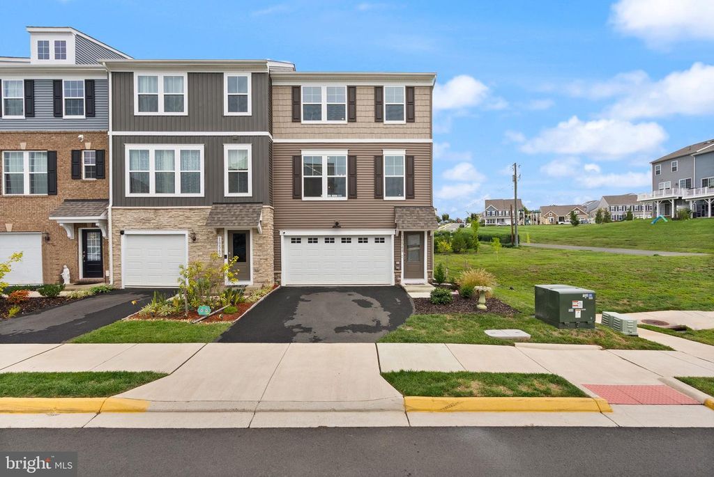 10549 WATERBURY WOODS WAY, Manassas, VA 20112
