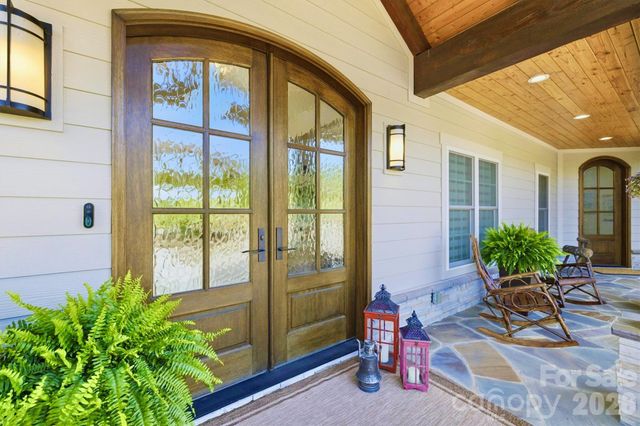 1506 High Valley Way, Lenoir, NC 28645
