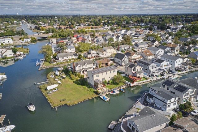 632 Arthur Street, Baldwin, NY 11510