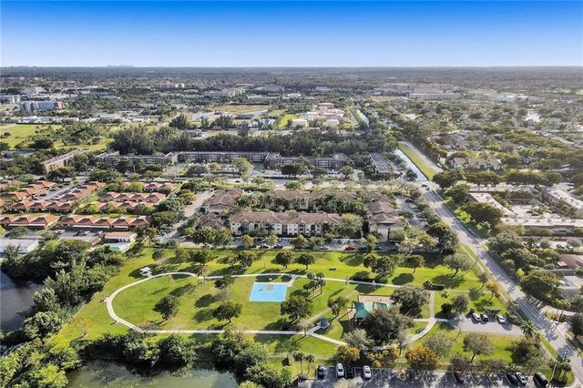 7085 Nova Drive 226, Davie, FL 33317