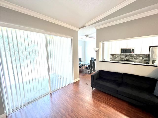 7085 Nova Drive 226, Davie, FL 33317