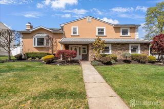 95 E Calvert Avenue, Edison, NJ 08820