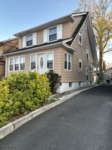 39 Wayne Ave, East Orange City, NJ 07018