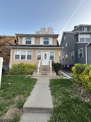 39 Wayne Ave, East Orange City, NJ 07018