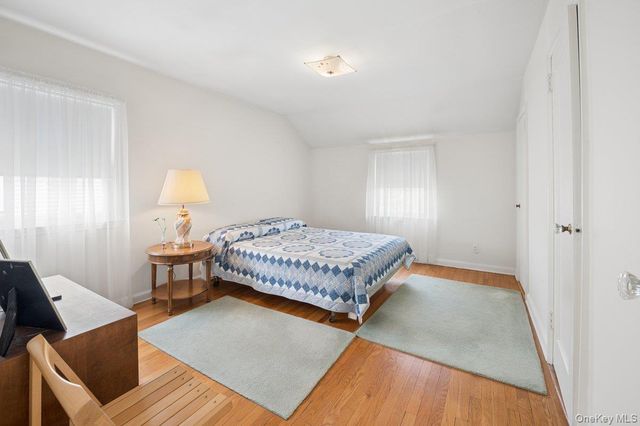 21 Hayes Drive, Eastchester, NY 10709
