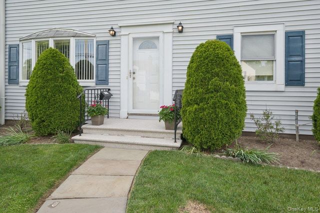 21 Hayes Drive, Eastchester, NY 10709