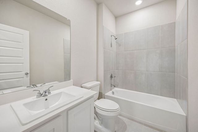 425 Hundred Acre Drive, Waxahachie, TX 75165