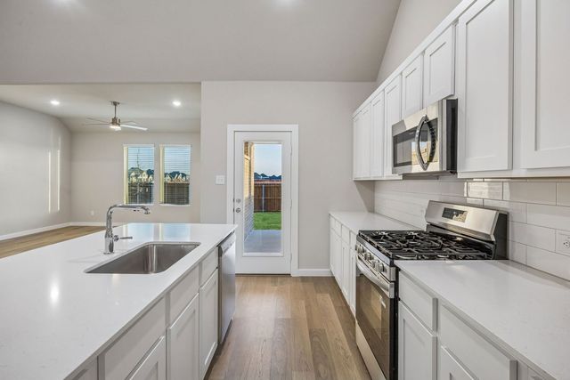 425 Hundred Acre Drive, Waxahachie, TX 75165