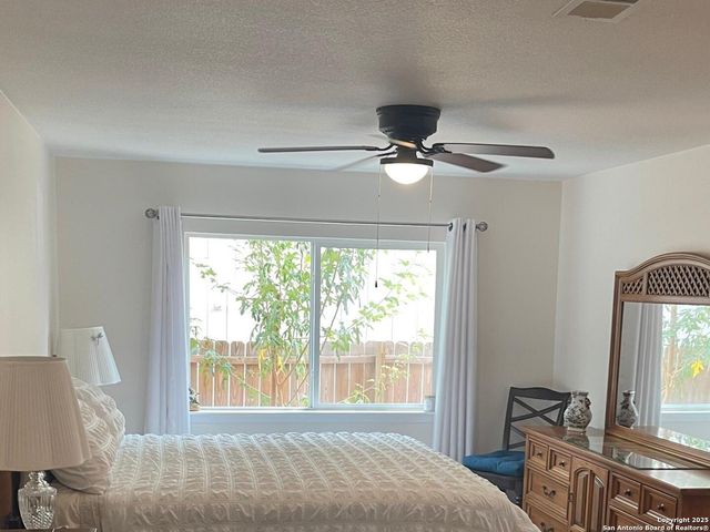 8002 Valley Trails St, San Antonio, TX 78250