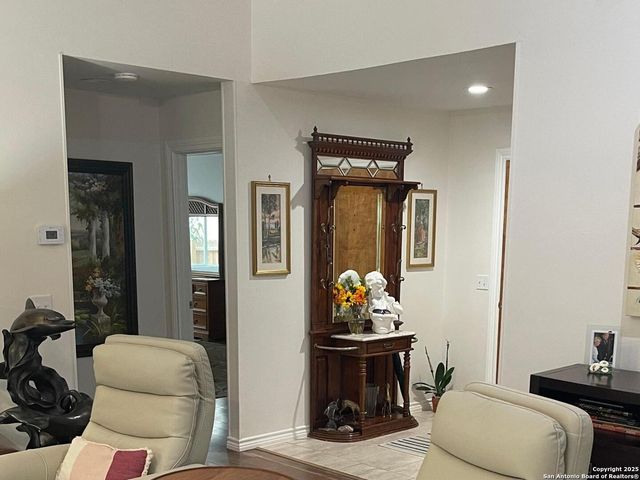 8002 Valley Trails St, San Antonio, TX 78250