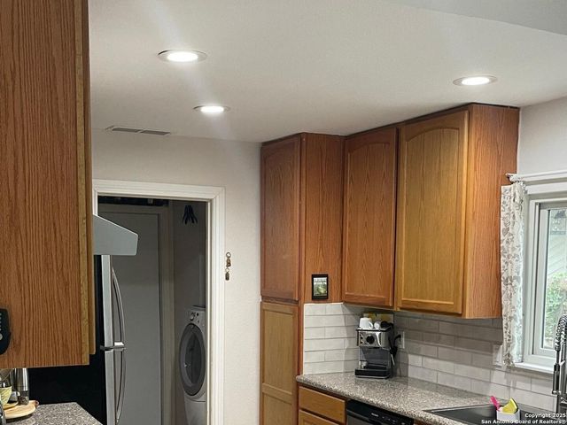 8002 Valley Trails St, San Antonio, TX 78250