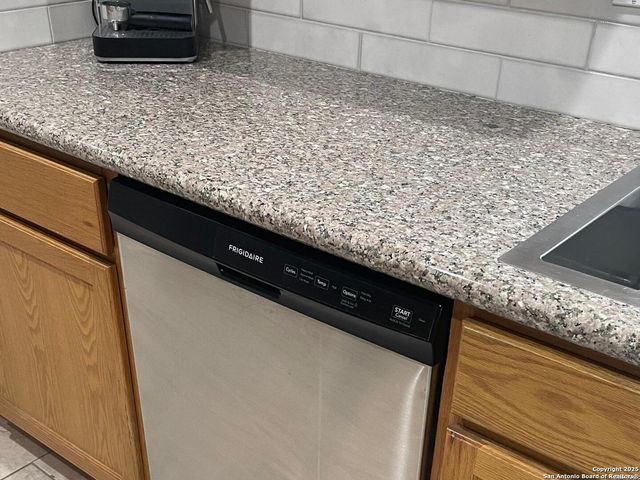 8002 Valley Trails St, San Antonio, TX 78250