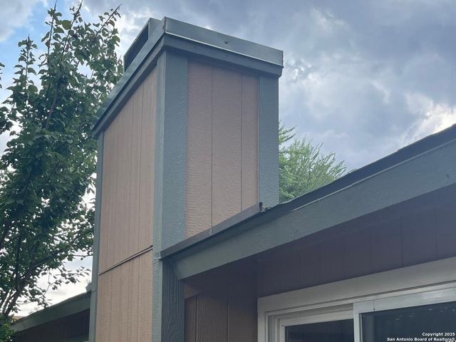 8002 Valley Trails St, San Antonio, TX 78250