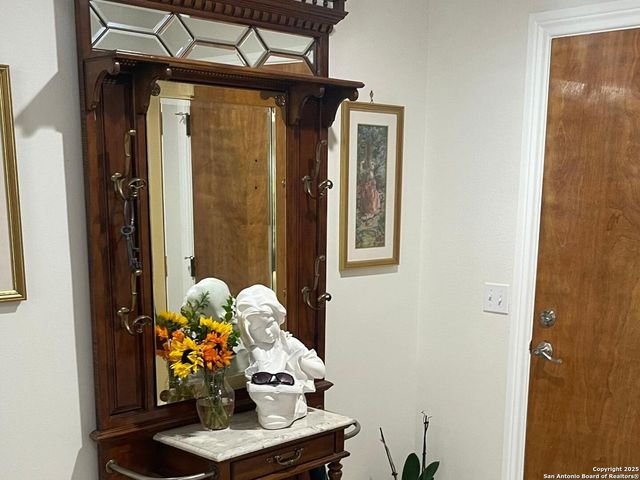 8002 Valley Trails St, San Antonio, TX 78250