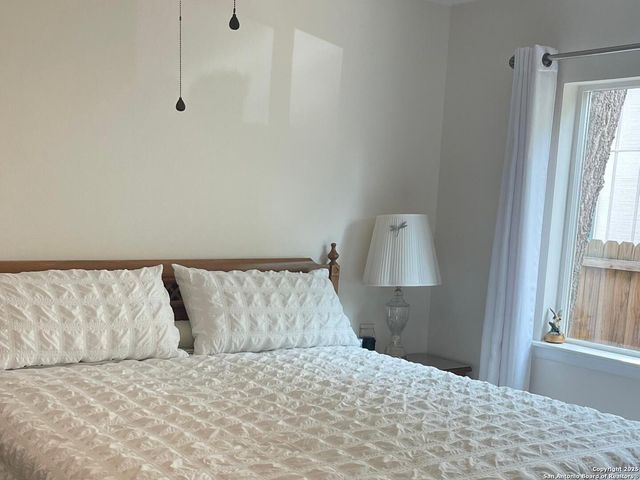 8002 Valley Trails St, San Antonio, TX 78250