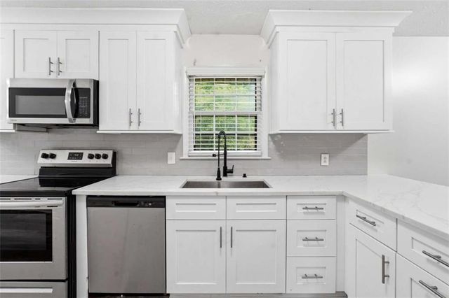 6 Bittersweet Lane, Newnan, GA 30263