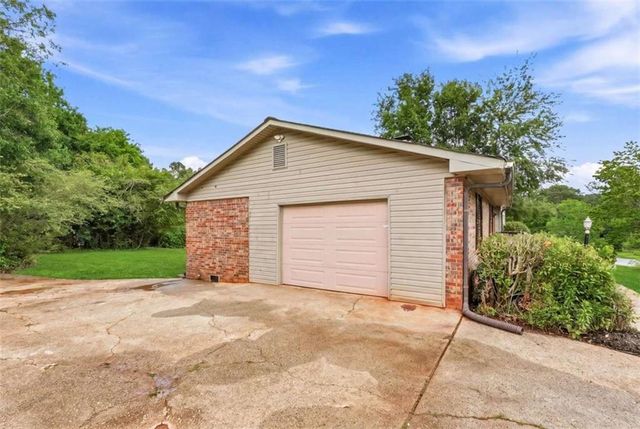 6 Bittersweet Lane, Newnan, GA 30263