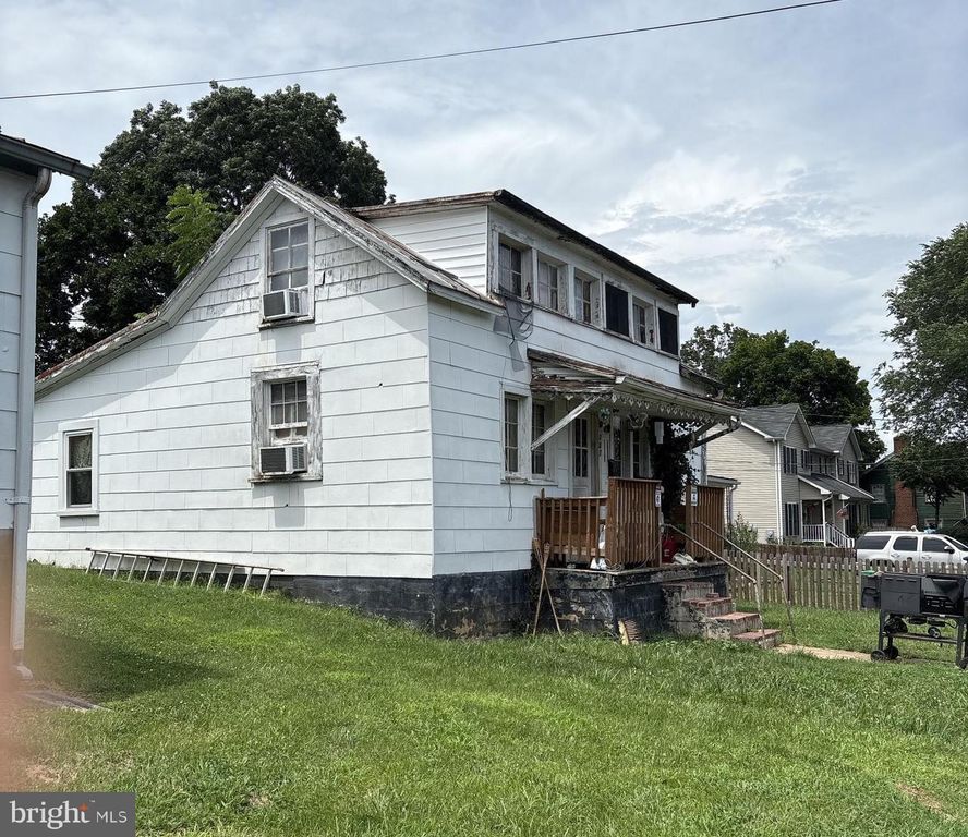 231 MOSBY LN, Front Royal, VA 22630